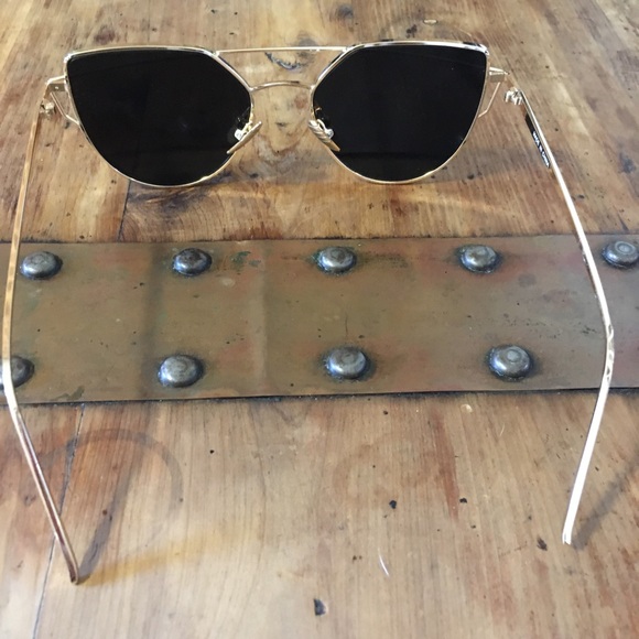 DONATED - Picture 2 of 5